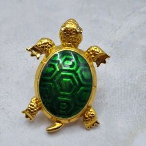 Avon Vintage Turtle Brooch Lapel Pin Green Enameled Rhinestone Figural